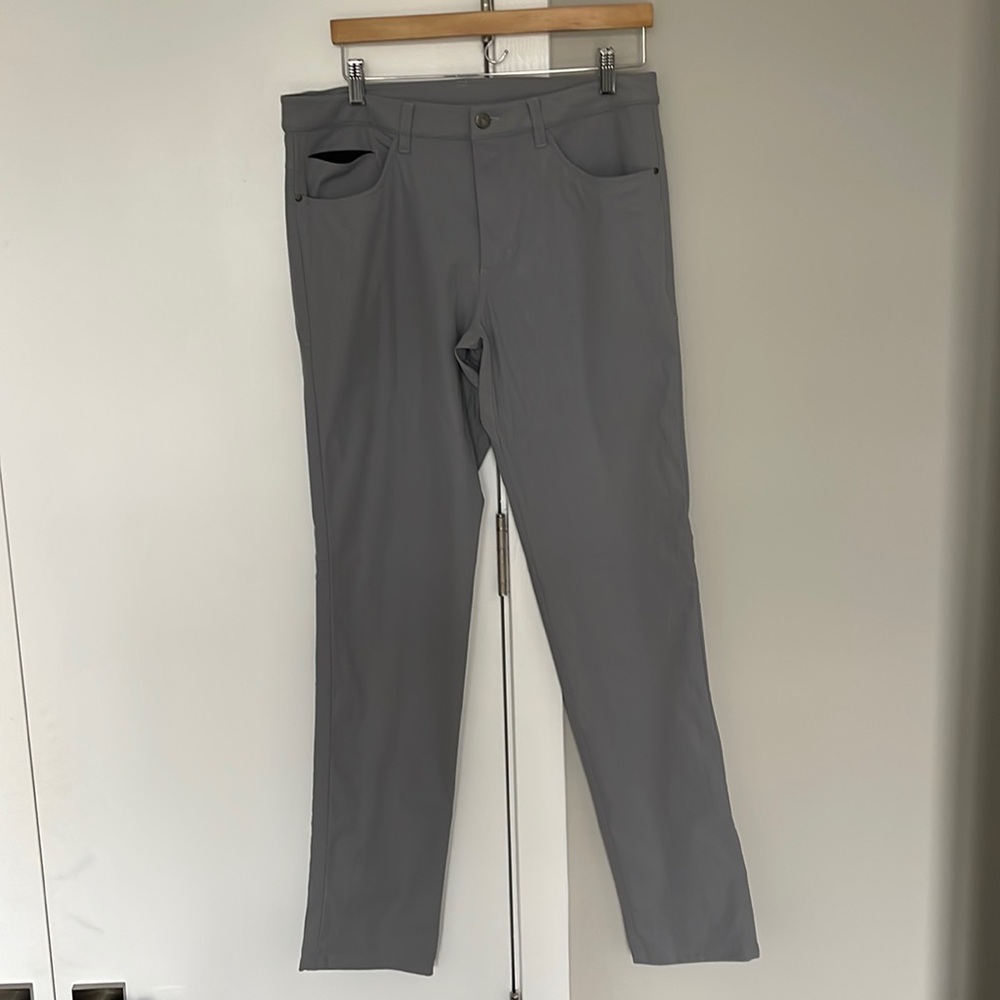 LuLu Lemon Men’s Grey Golf Pants